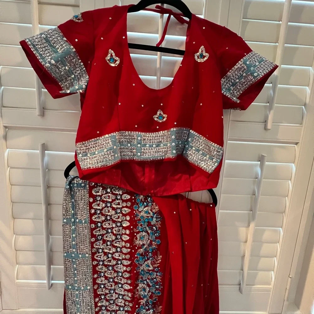 Indian sari - Picture 1 of 9